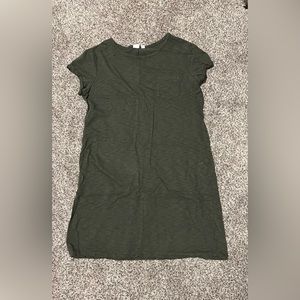 Green t-shirt dress with pocket
